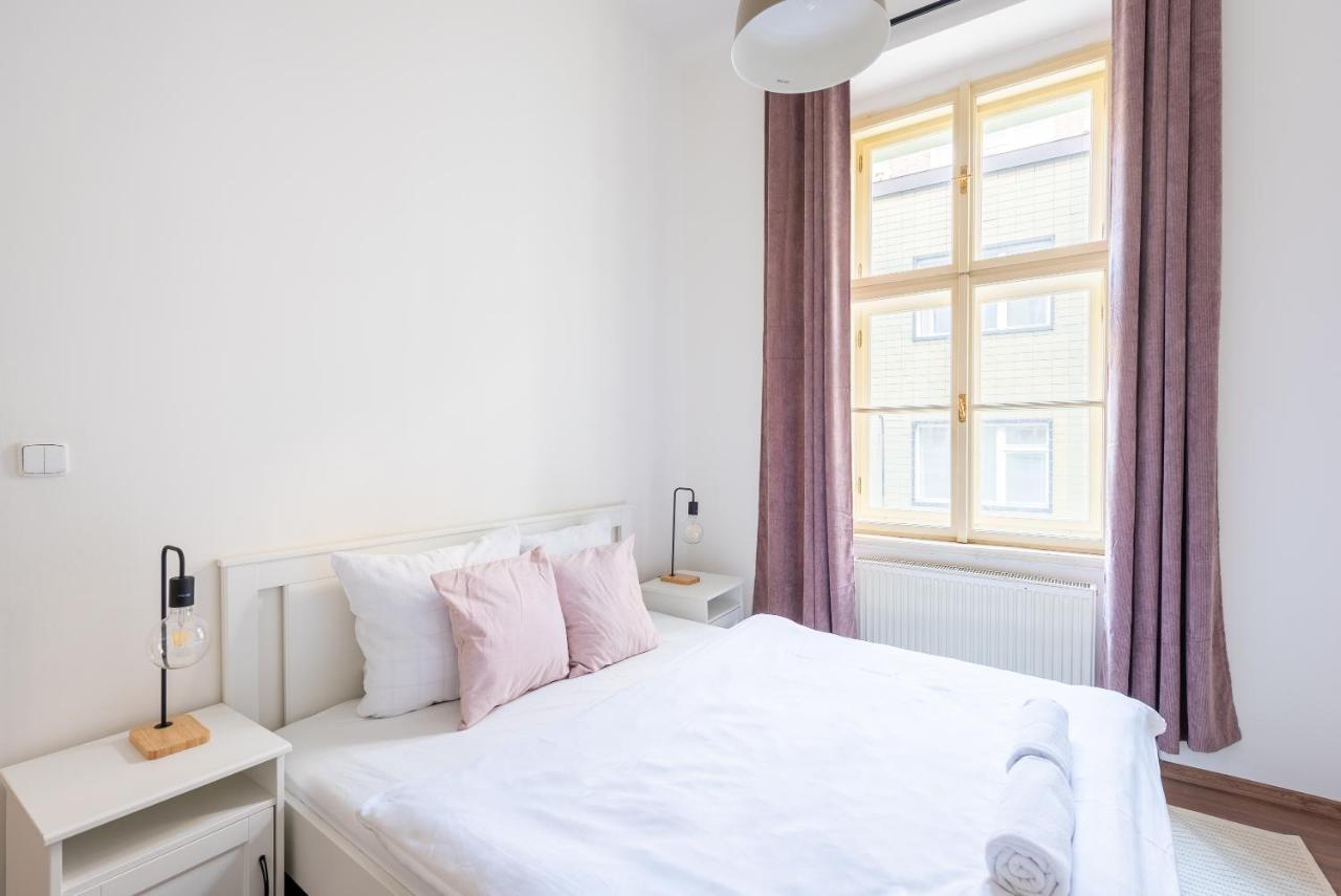 Budget Reznicka Apartment Prague Exterior photo
