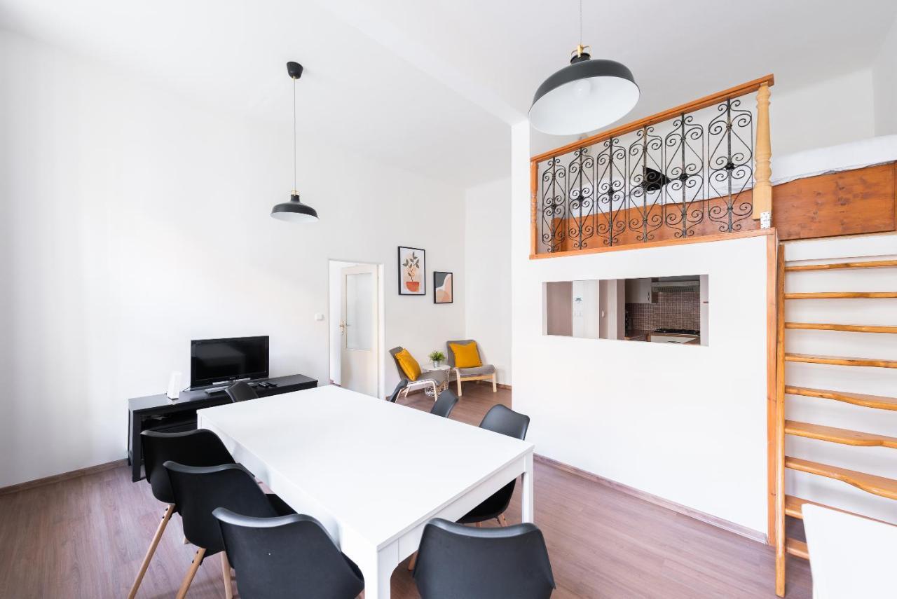 Budget Reznicka Apartment Prague Exterior photo